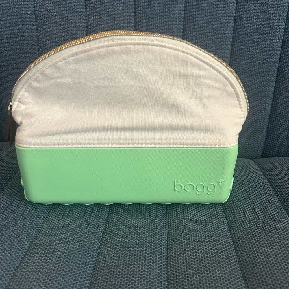 BOGG Two-Tone Mint & Cream Cosmetic Pouch